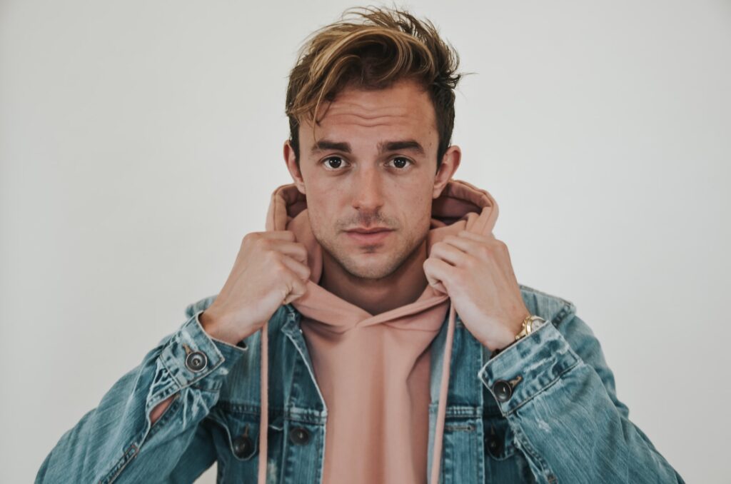 年齢別!AGAの発症率と治療の効果の若者の画像